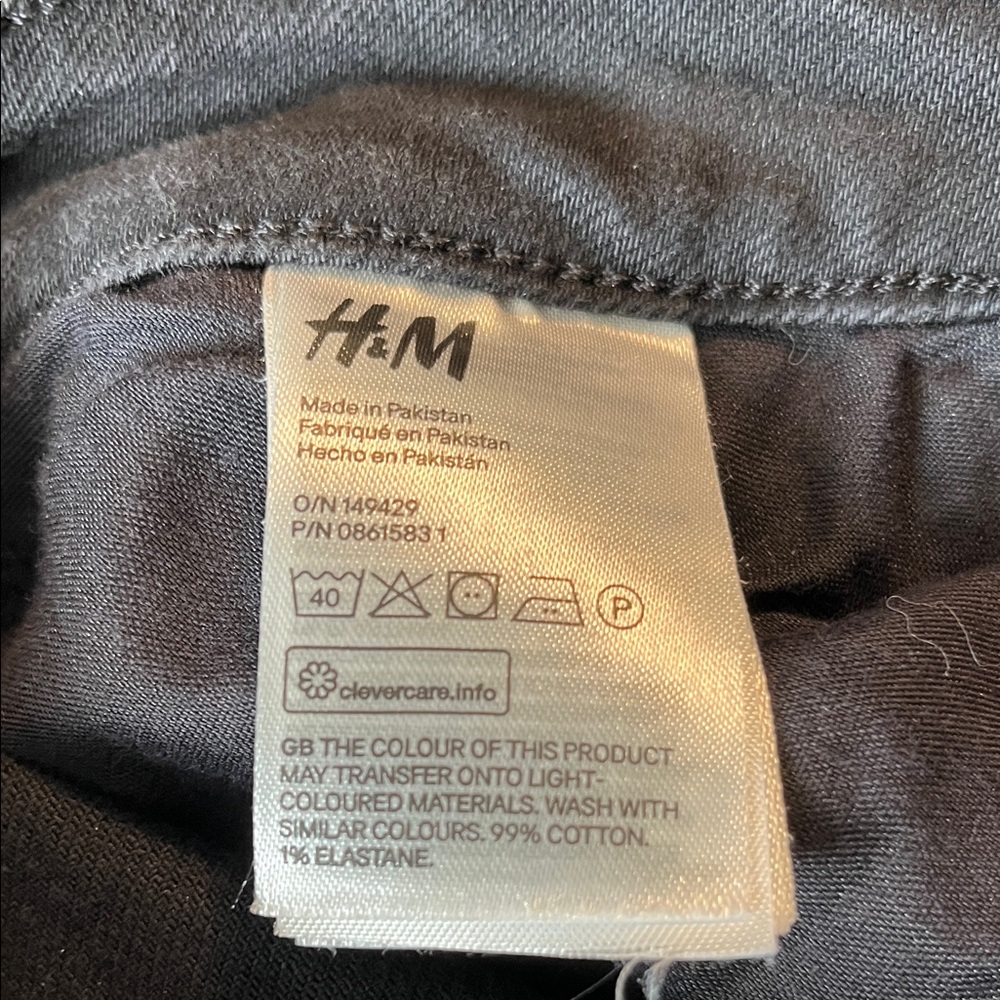 H&M Women's Black Wide-Leg Cropped Distressed Hem Jeans Size 14 - Picture 5 of 11